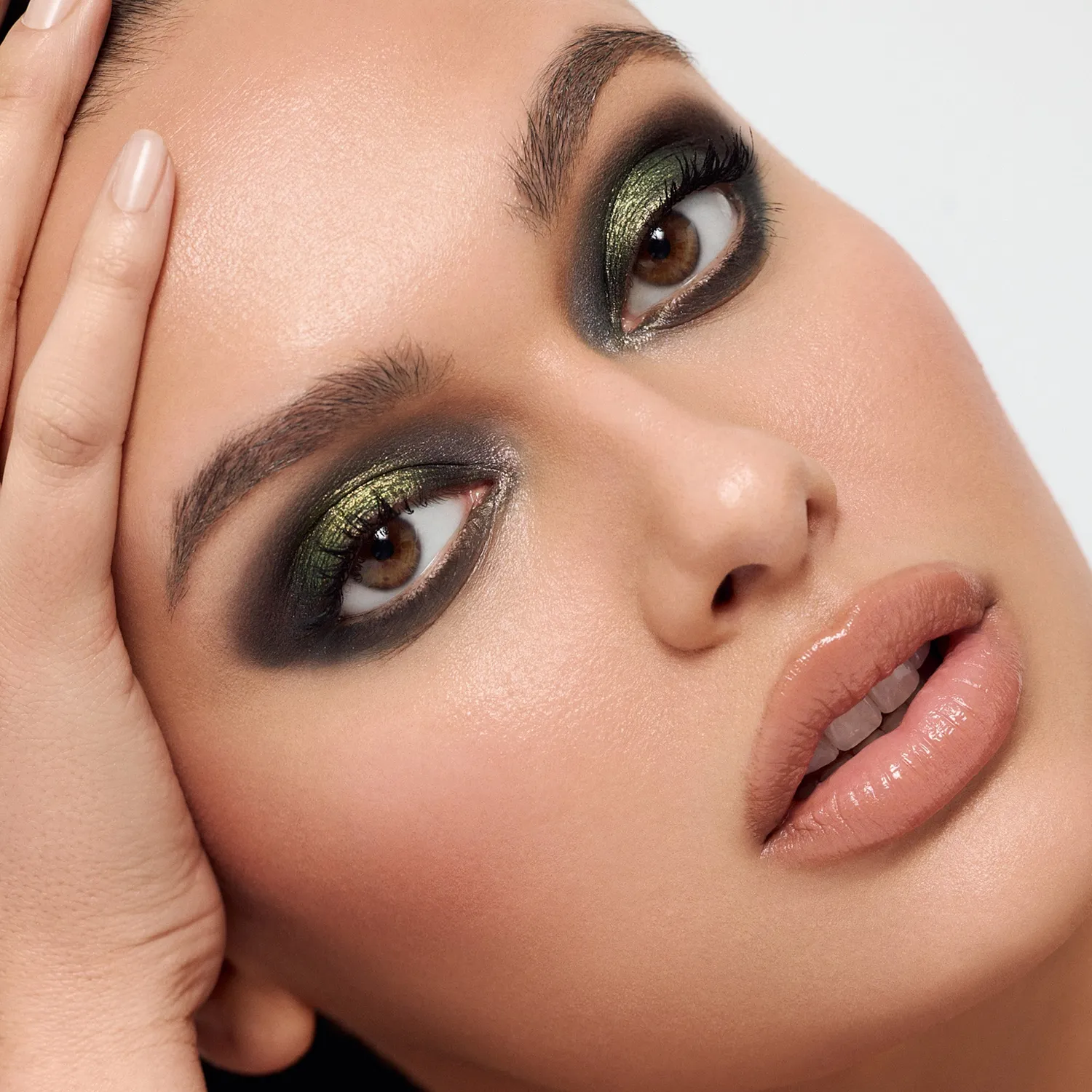Pat McGrath Labs Mothership XII Petalmorphosis Lidschatten Black Case