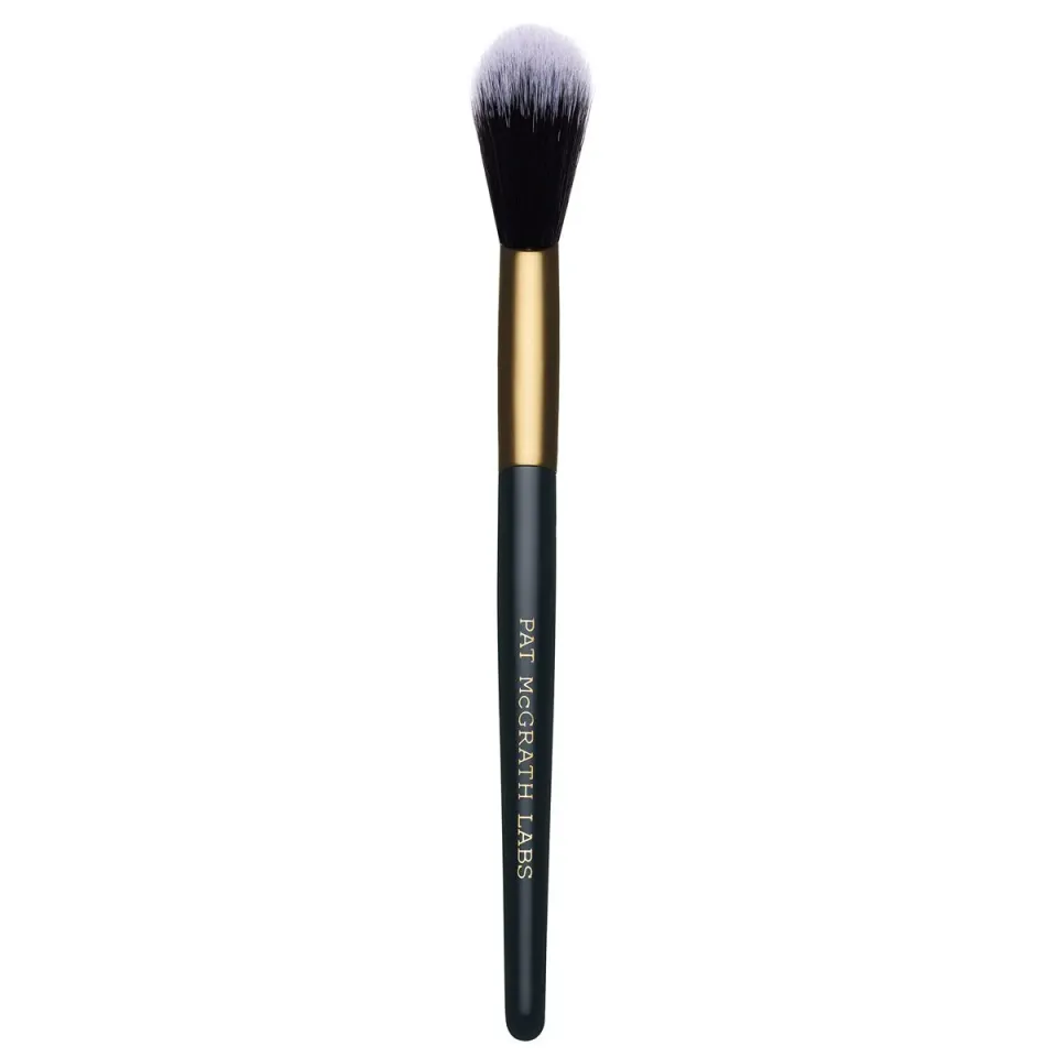 Pat McGrath Labs Skin Fetish Sublime Perfection Blurring Pinsel Augen