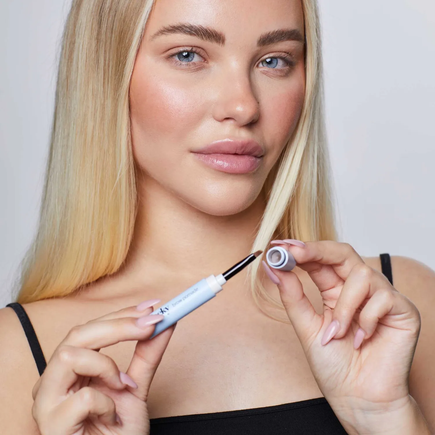fleeky Brow Pomade Augenbrauen Creme Braun matt