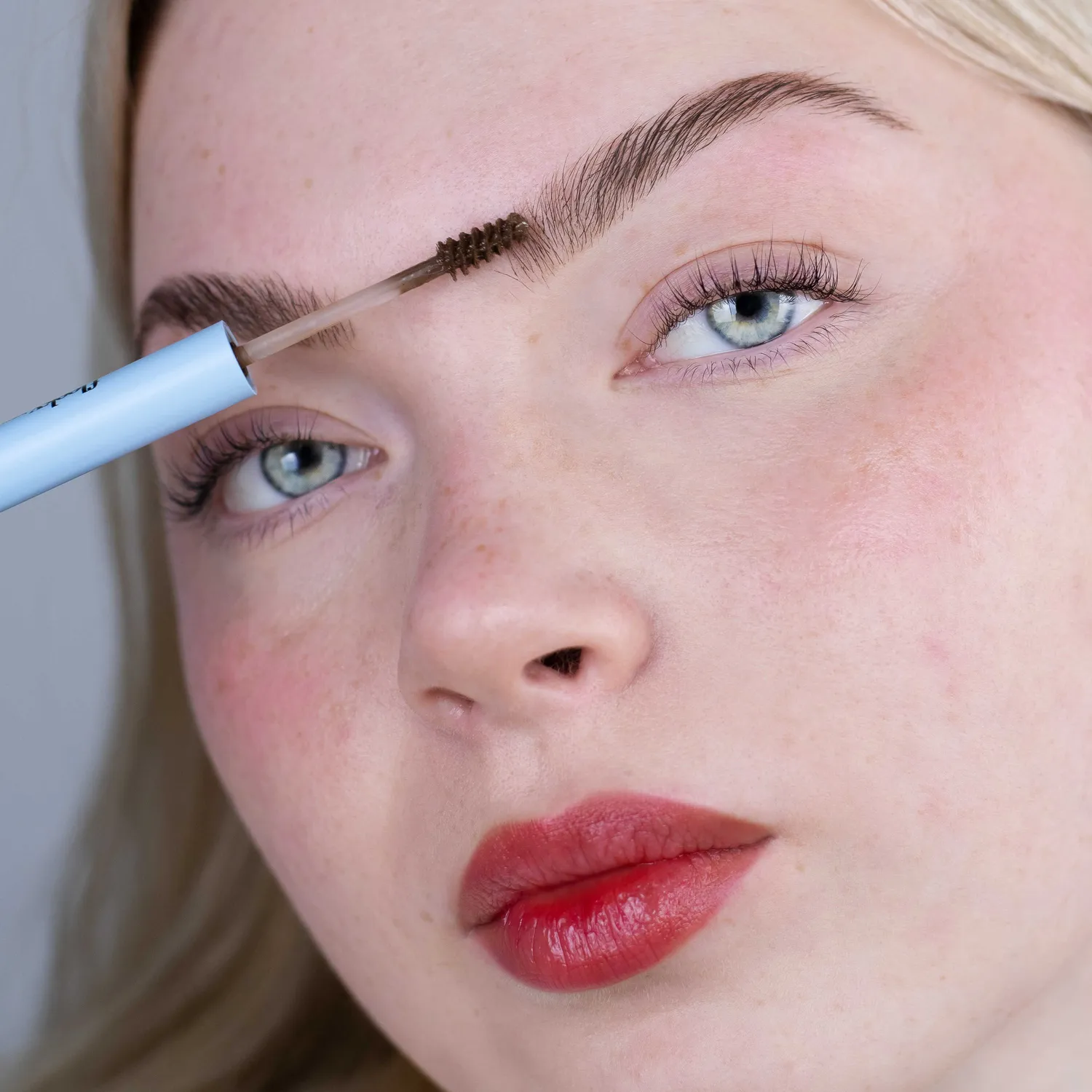 fleeky Brow Fill & Fix Augenbrauenstift Hellbraun wischfest