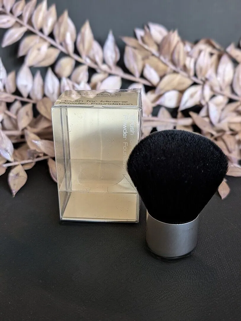 ARDECO Brush Mineral Powder Foundation Kabuki