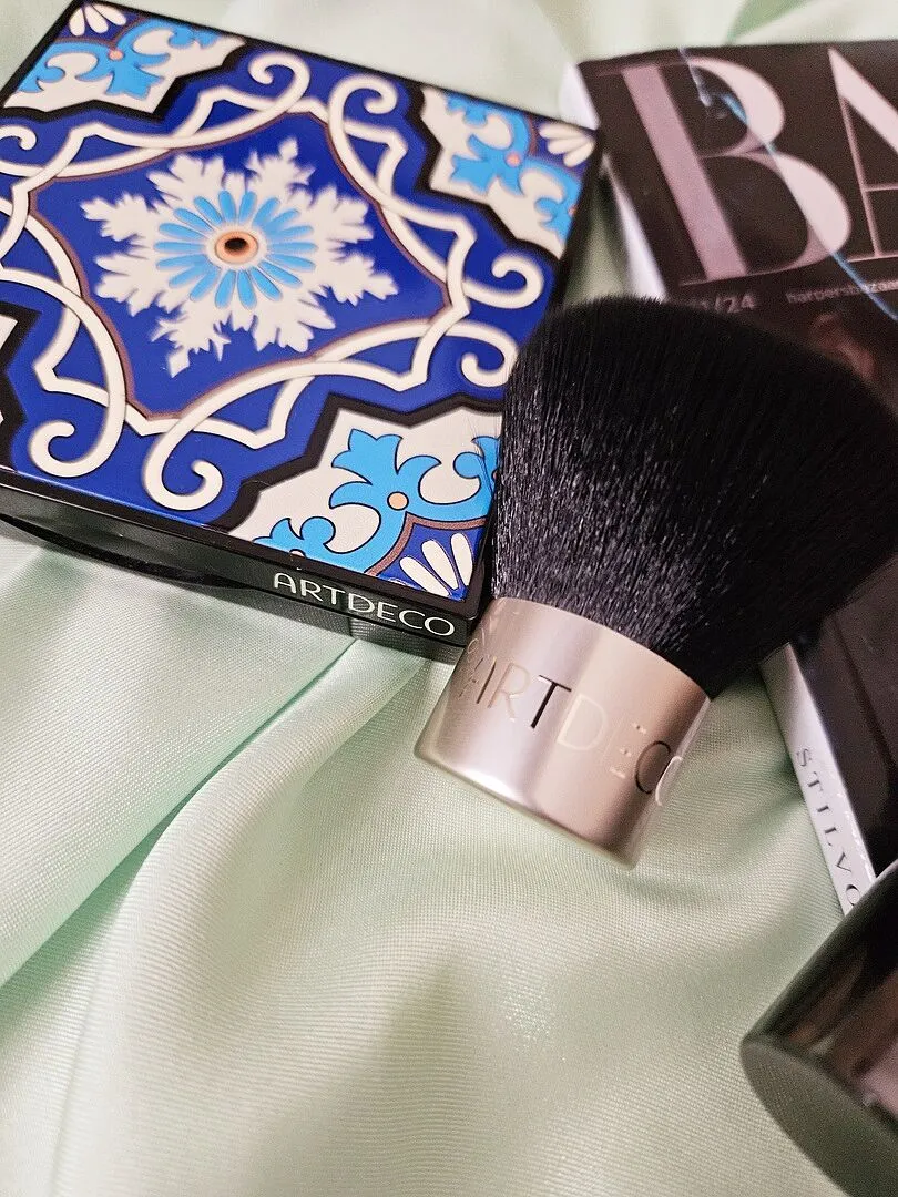 ARDECO Brush Mineral Powder Foundation Kabuki