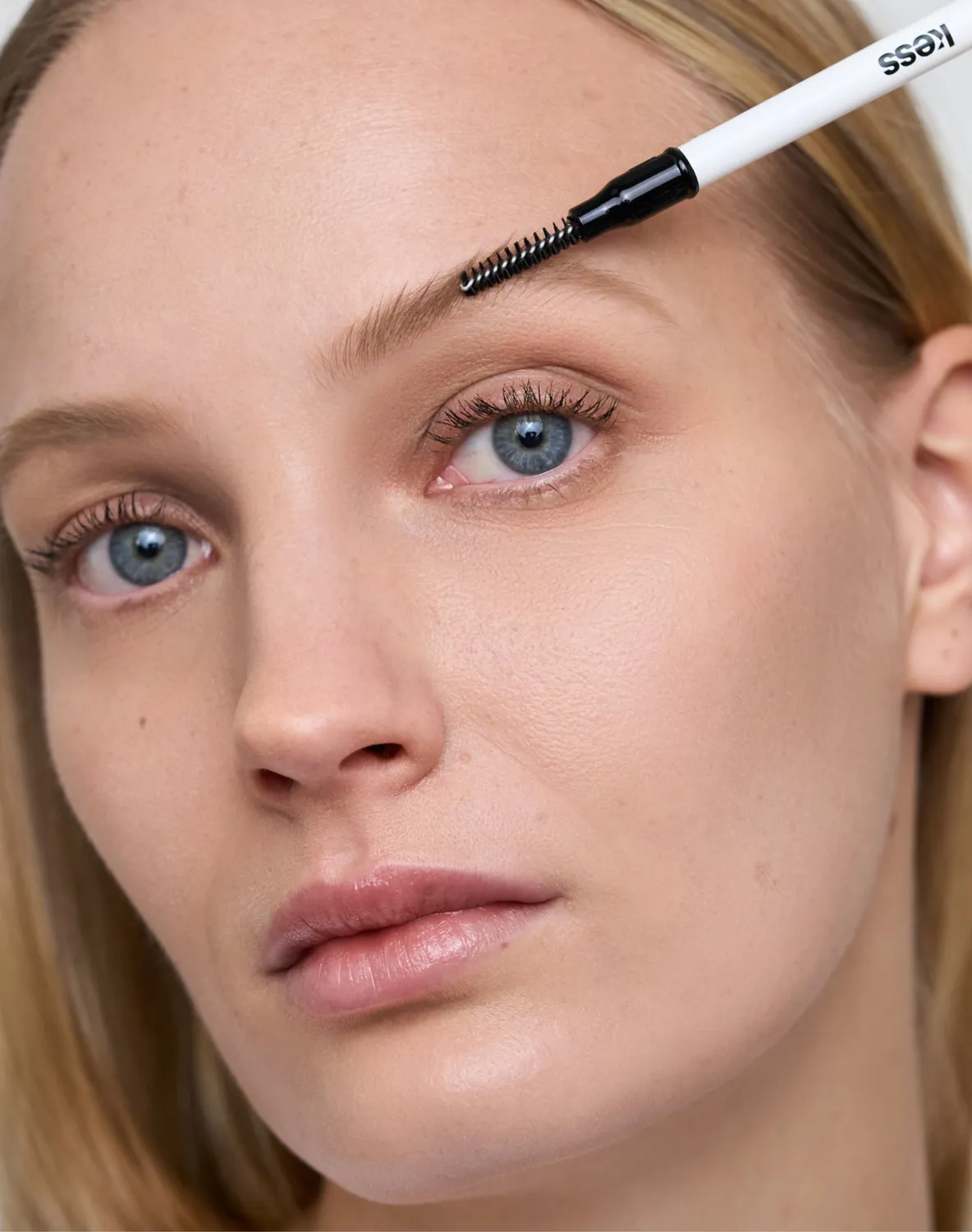Kess Berlin Easy Brow Pencil Augenbrauenstift wasserfest