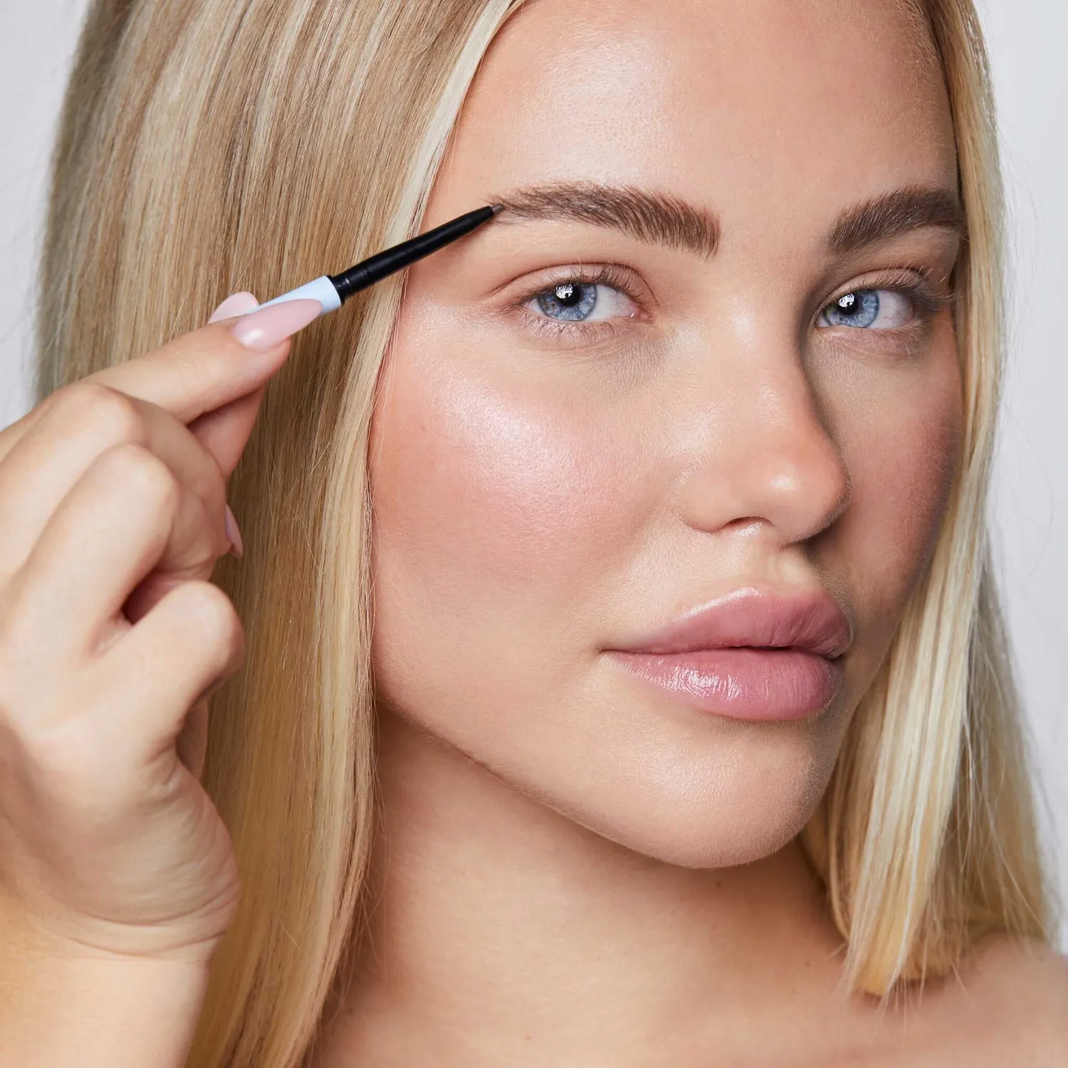 fleeky Brow Micropen 3D Augenbrauenstift mit Bürste