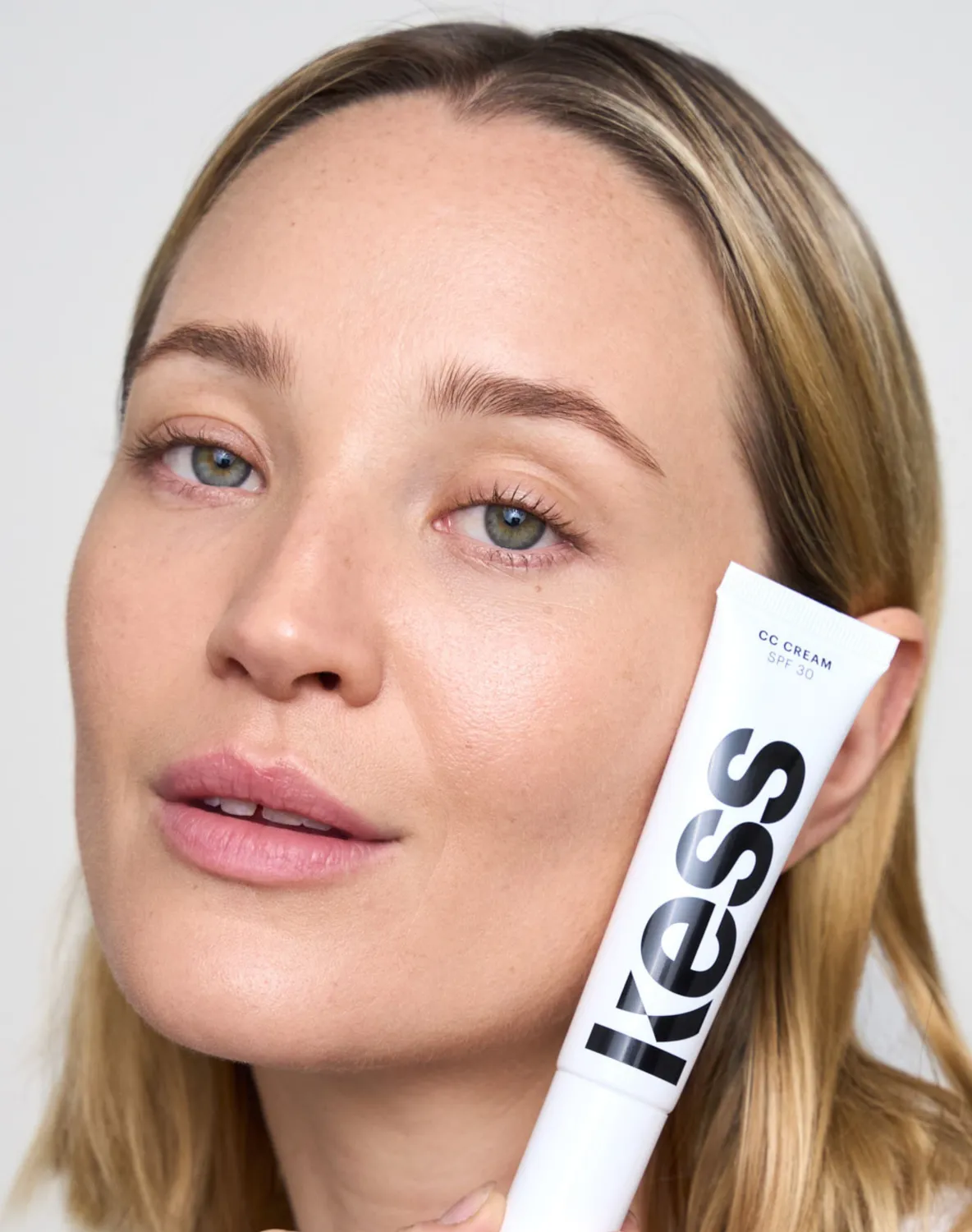 Kess Berlin CC Cream SPF 30 getönte Creme Light glowy