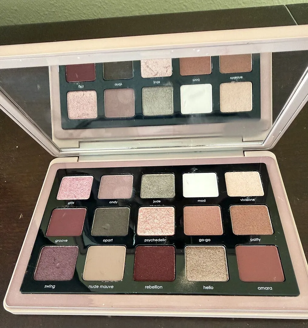 Natasha Denona Retro Lidschatten Palette 15 Farben burgundy