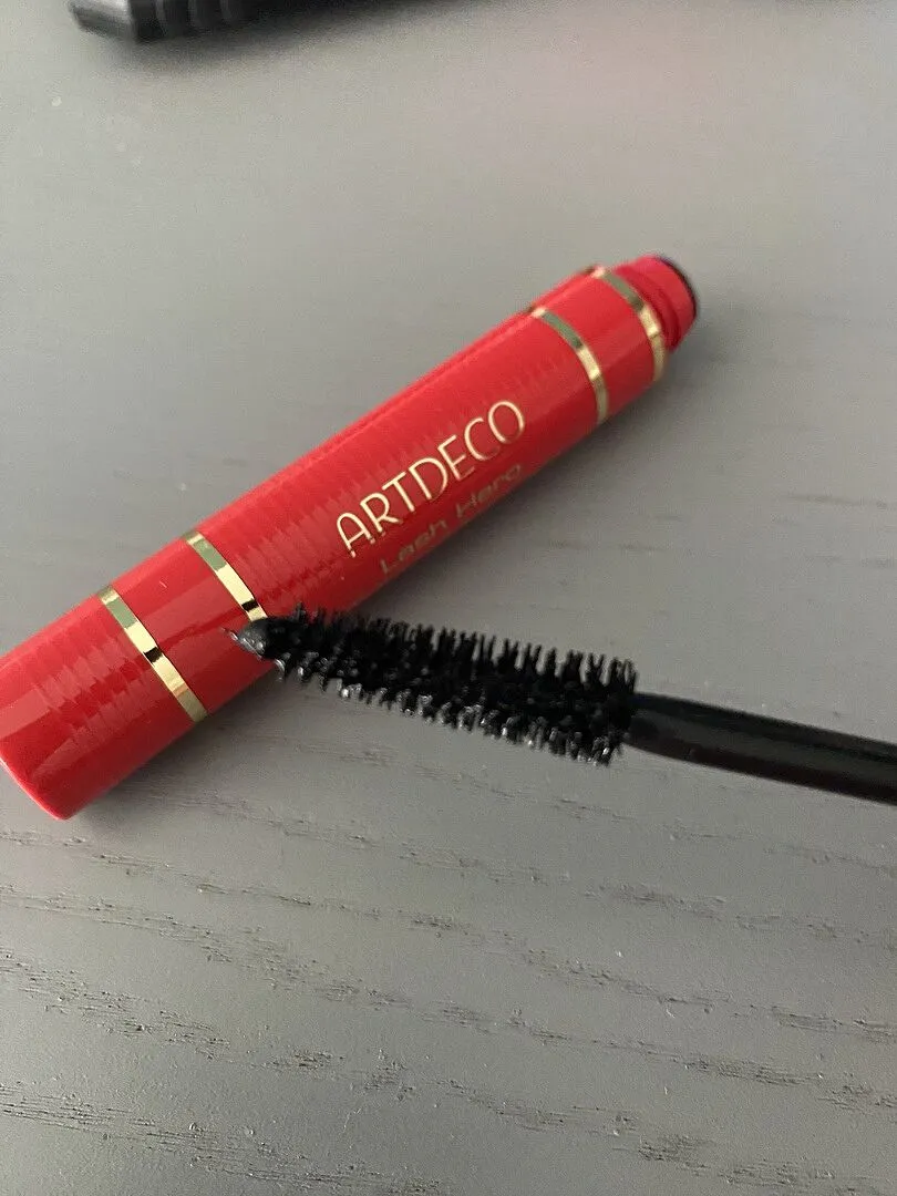 ARTDECO Lash Hero Tubing Mascara deep black wischfest
