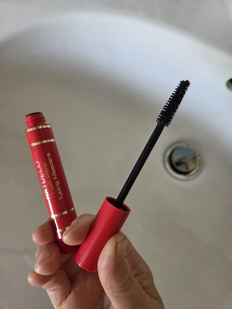 ARTDECO Lash Hero Tubing Mascara deep black wischfest