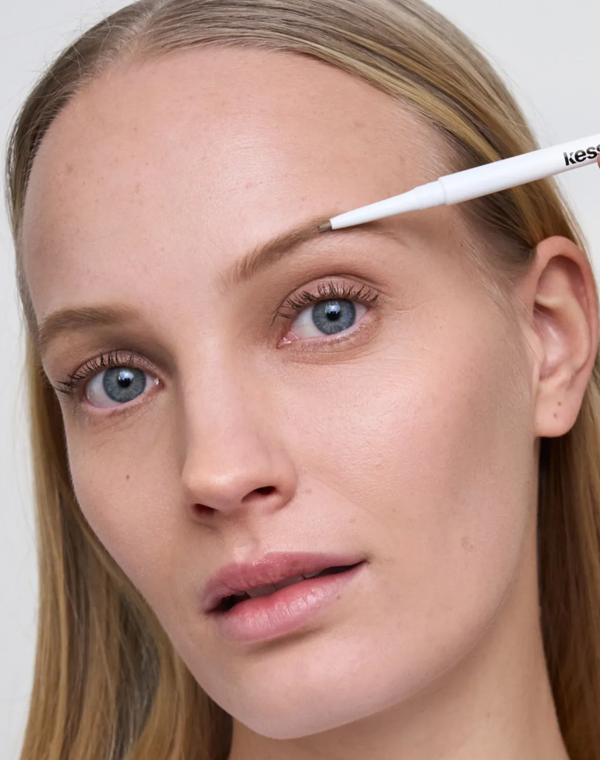 Kess Berlin Easy Brow Pencil Augenbrauenstift wasserfest