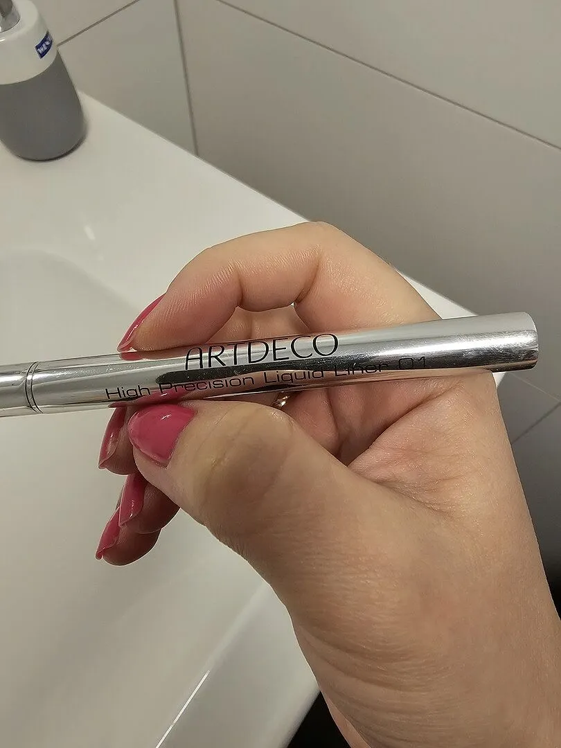 ARTDECO High Precision Liquid Liner 01 black glänzend