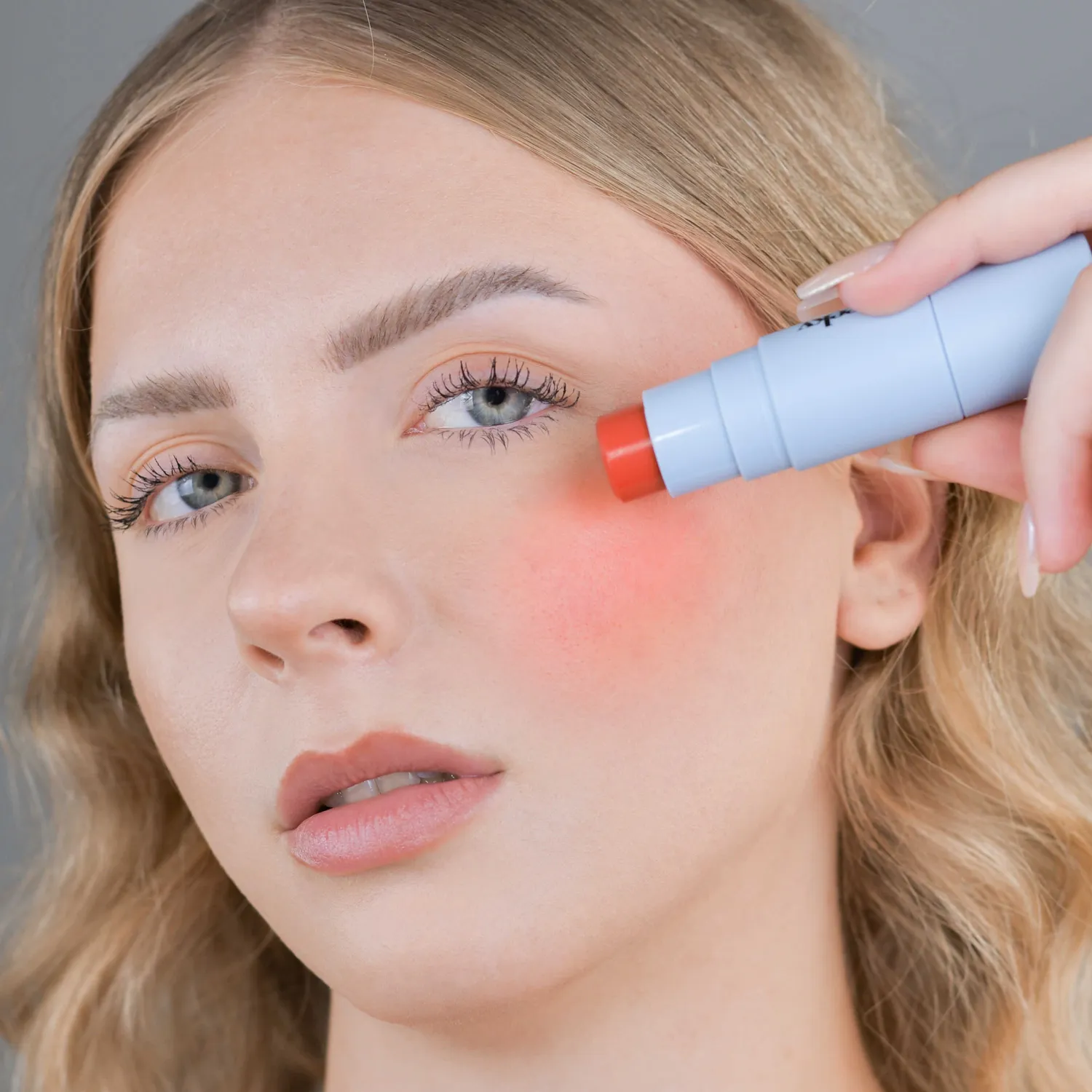 fleeky Blush Stick Love Rouge Stick rosig-cremig