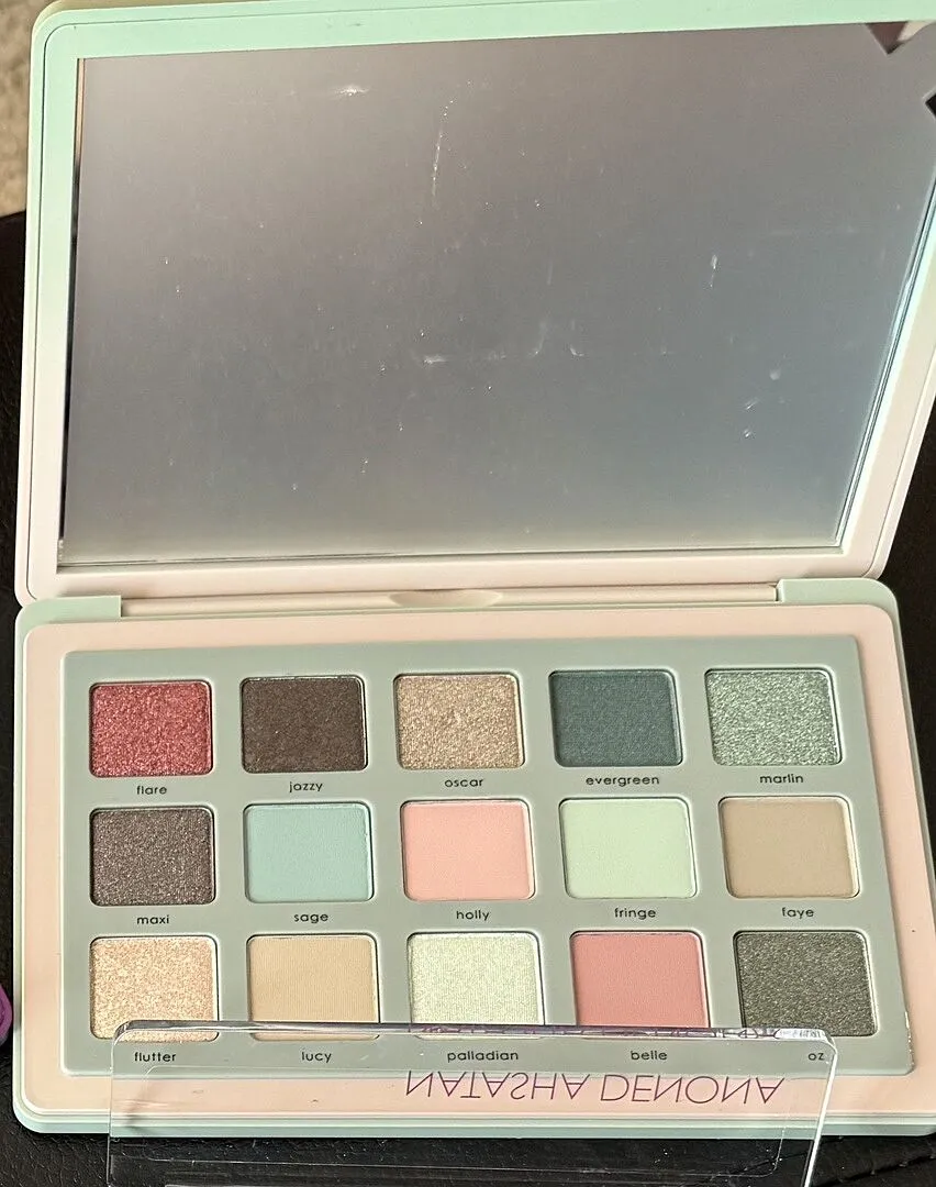 Natasha Denona Retro Glam Lidschatten Palette 15 Farben grün