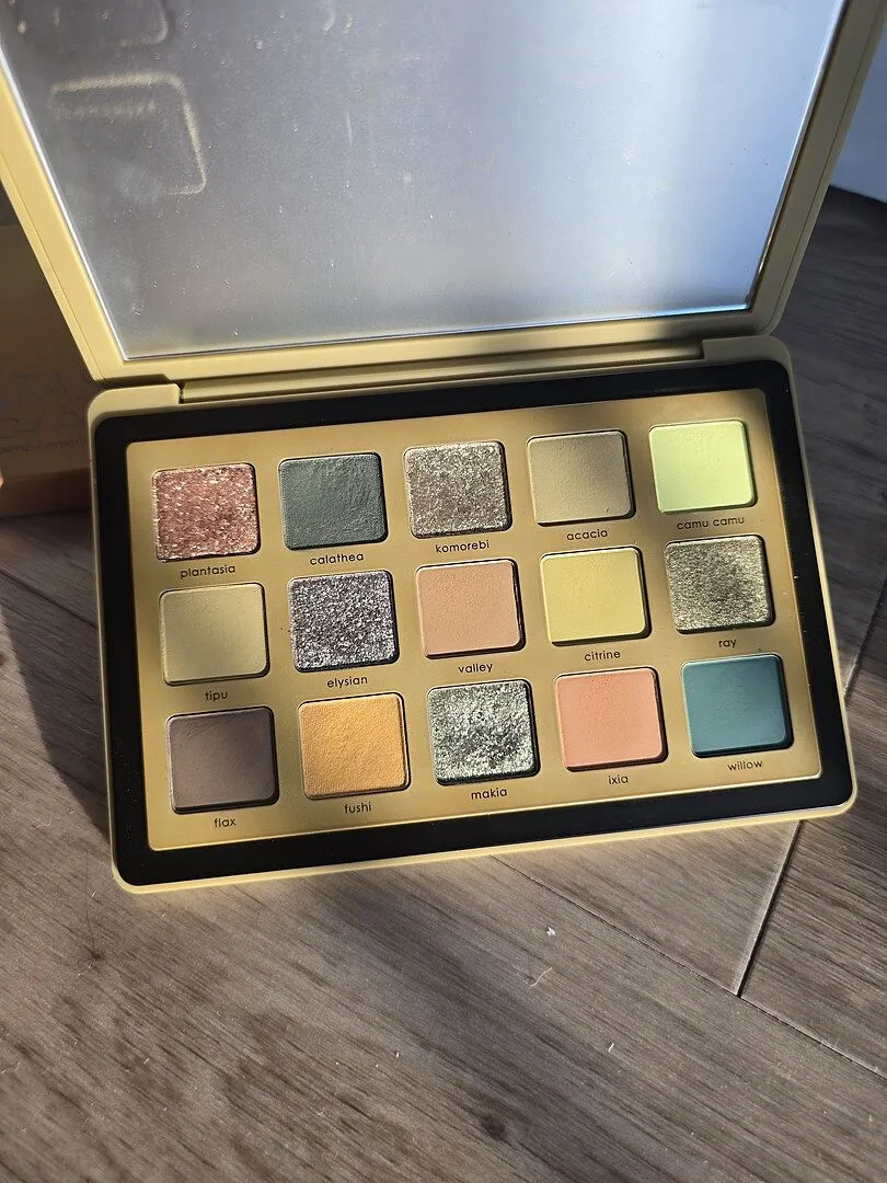 Natasha Denona Yucca Lidschattenpalette Grün-Braun Sommer